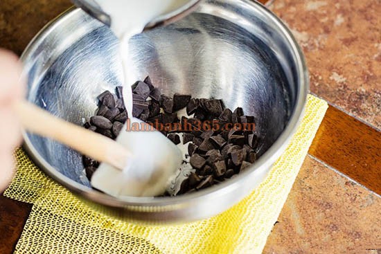 Cách làm bánh que vị chanh nhúng chocolate giòn tan