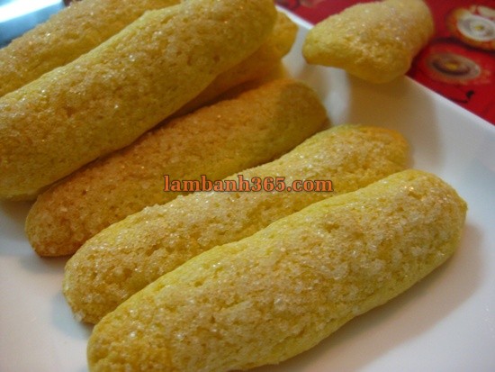 Cách làm bánh quy Lady Fingers hấp dẫn !