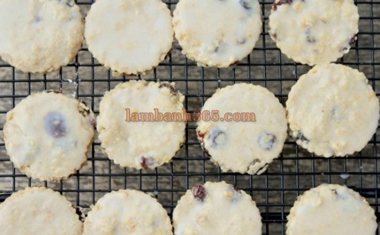 Cách làm bánh raisin shortbread yến mạch