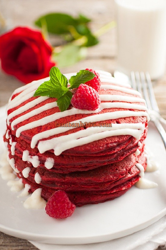 Cách làm bánh Red velvet pancake đẹp mắt