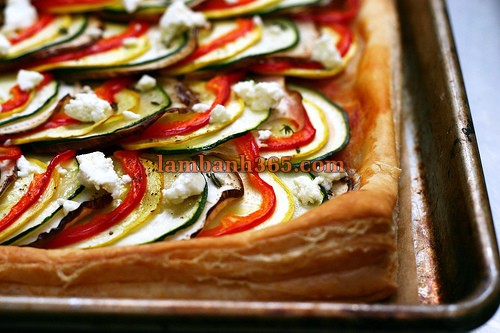 Cách làm bánh tart Ratatouille giống chú chuột đầu bếp tài ba