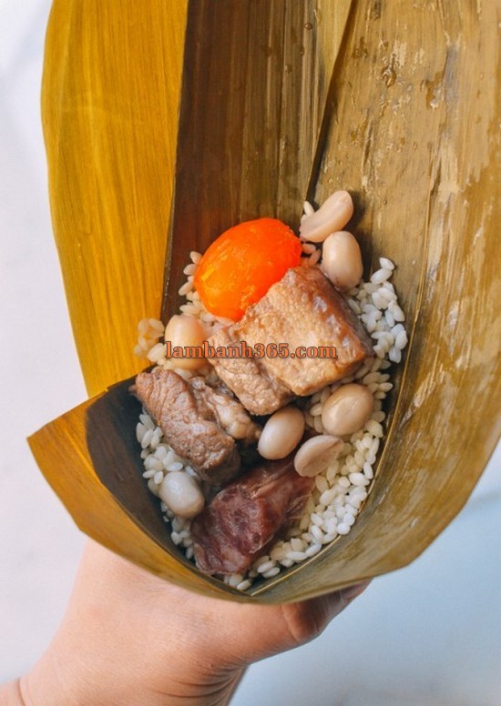 Cách làm bánh Zongzi lạ miệng