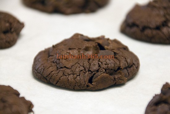 Thích thú với cách làm Brownies phủ quả mâm xôi mới lạ!