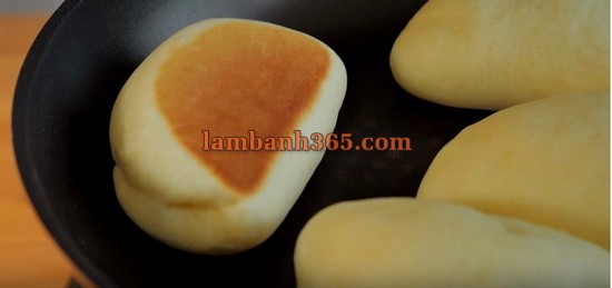 Cách làm Cream Bun bằng chảo chống dính