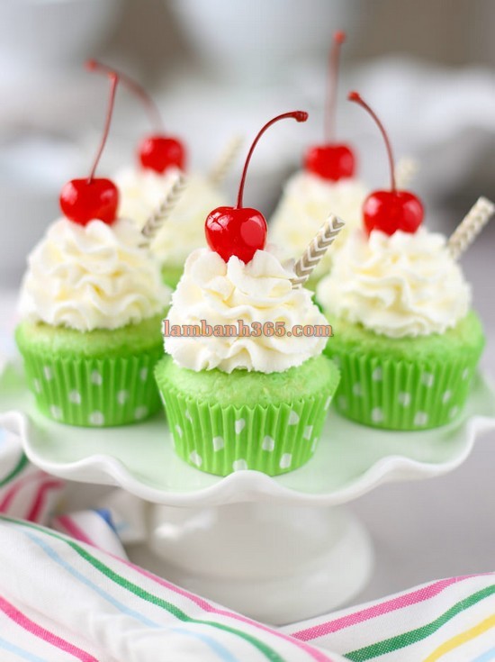 Cách làm cupcake bạc hà tươi mát