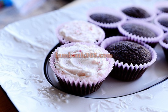 Cách làm cupcake chocolate – bạc hà