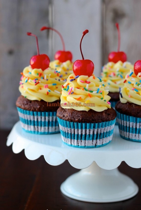 Cách làm cupcake chocolate chuối