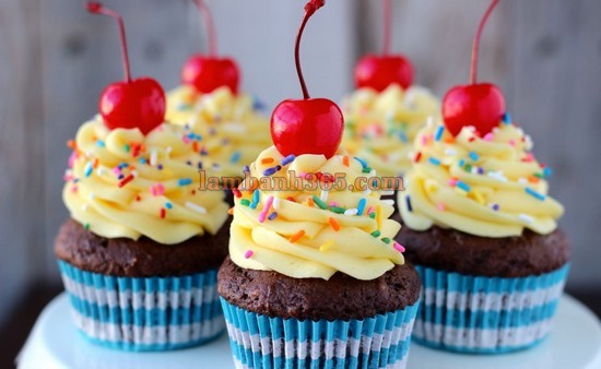 Cách làm cupcake chocolate chuối