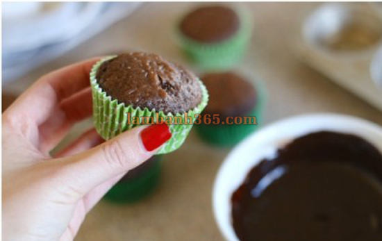 Cách làm Cupcake chocolate kem bạc hà mát lạnh