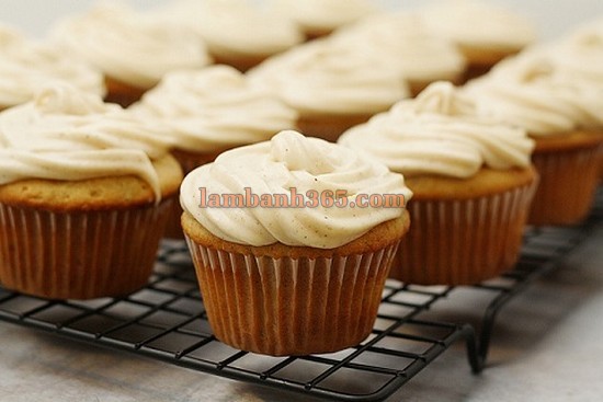 Cách làm cupcakes chuối toffees