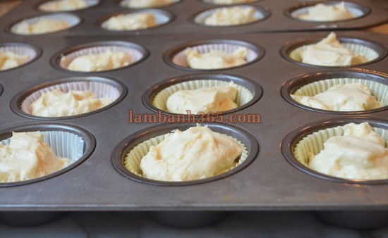 Cách làm cupcake kem chua đơn giản