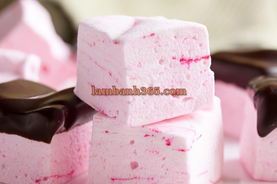 Cách làm kẹo dẻo marshmallows bạc hà nhúng socola quyến rũ!