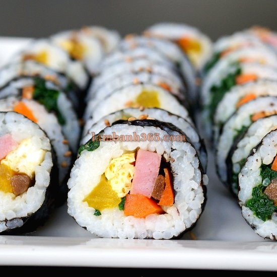 Cách làm kimbap cuộn rong biển đơn giản nhất