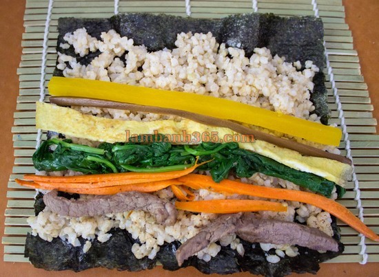 Cách làm kimbap Hàn Quốc ngon tại nhà