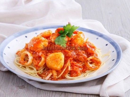 Cách làm mỳ spaghetti hải sản ngon và đậm đà