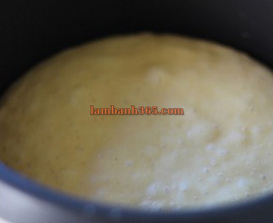 Cách làm pancake bằng nồi cơm điện cực lạ cực ngon