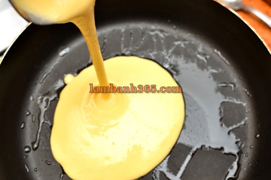 Cách làm pancake bí đỏ vừa nhỏ vừa xinh!