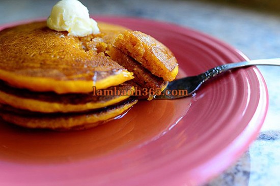 Cách làm pancake bí đỏ vừa nhỏ vừa xinh!