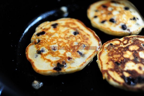 Cách làm pancake chanh và việt quất