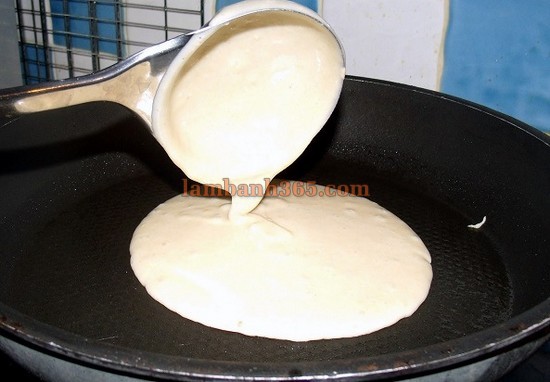 Cách làm bánh pancake cuộn sầu riêng kiểu Malaysia