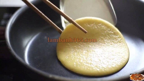 Cách làm pancake trứng gà đơn giản cho các bé