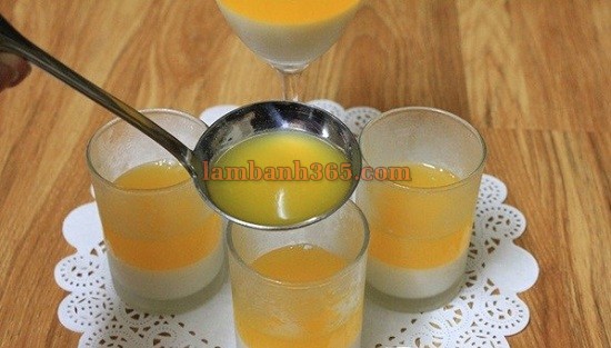 Cách làm panna cotta mật ong chanh leo hấp dẫn