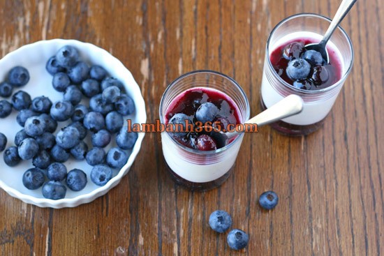 Cách làm Panna Cotta vị chanh việt quất hoàn hảo !