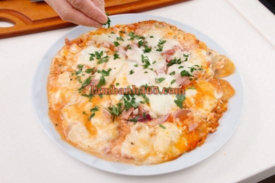 Cách làm pizza thịt nấm không cần lò nướng