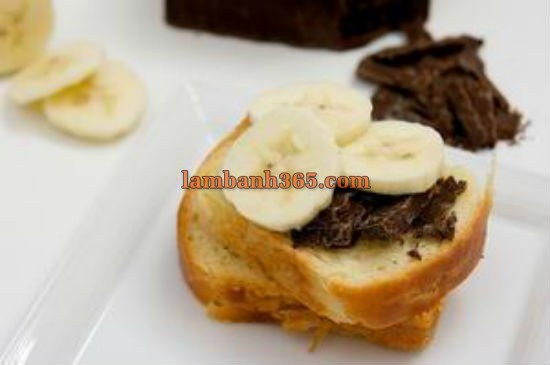 Cách làm sandwich kẹp chocolate cho bữa sáng ngọt ngào