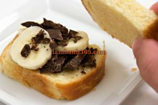 Cách làm sandwich kẹp chocolate cho bữa sáng ngọt ngào