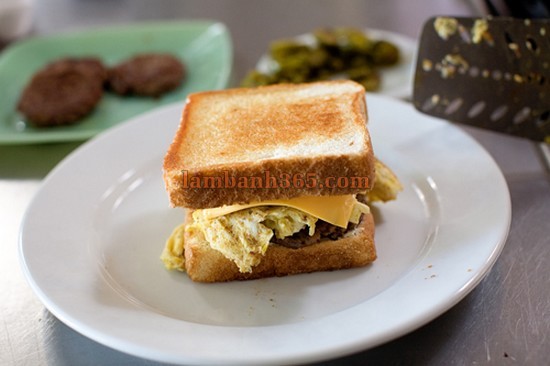 Cách làm sandwich kẹp ớt hun khói