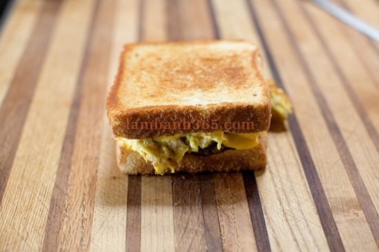 Cách làm sandwich kẹp ớt hun khói