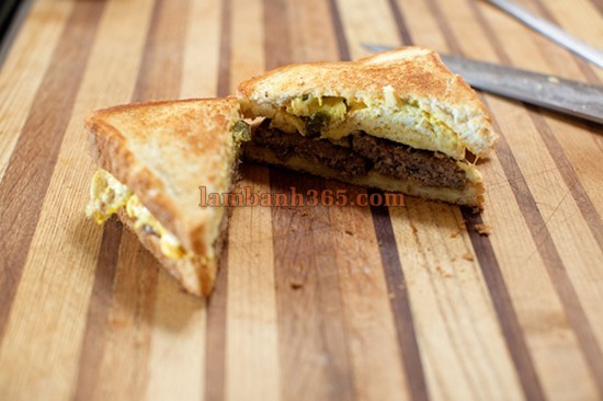 Cách làm sandwich kẹp ớt hun khói