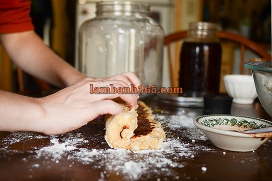 Cách làm Bánh scones cuộn quế bí đỏ thơm ngon