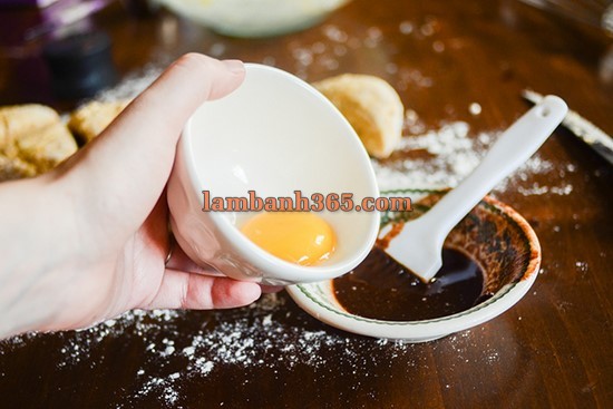 Cách làm Bánh scones cuộn quế bí đỏ thơm ngon