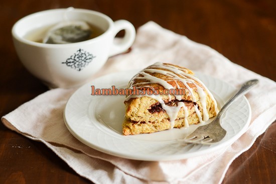 Cách làm Bánh scones cuộn quế bí đỏ thơm ngon