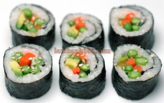 Cách làm sushi rau củ thanh đạm