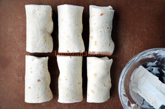 Cách bánh Tacos phô mai cuộn kem chua