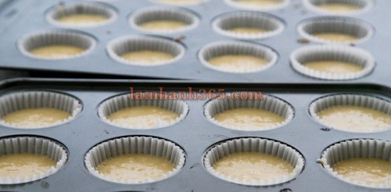 Cách làm bánh cupcake mứt quả cherry xinh xắn