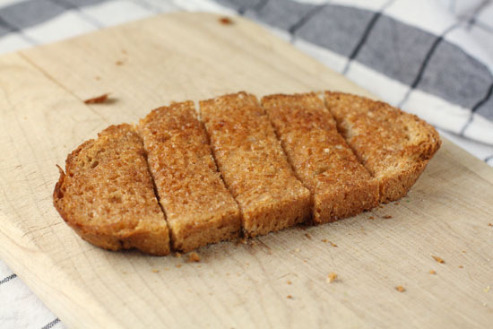 Cách làm bánh mì que vị quế giòn ngon cực dễ!