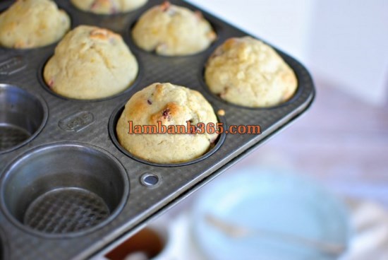 Cách làm bánh muffin dâu chanh thơm mềm