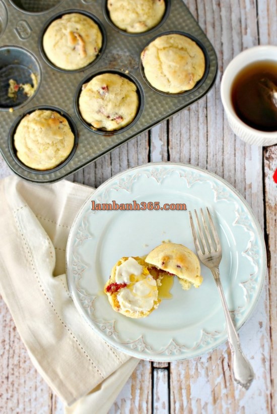 Cách làm bánh muffin dâu chanh thơm mềm