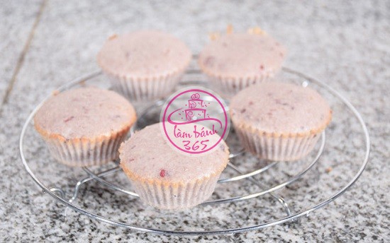 Cách làm bánh muffin dâu quyến rũ