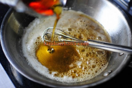 Cách làm bánh mỳ bí ngô bơ si rô thơm ngậy