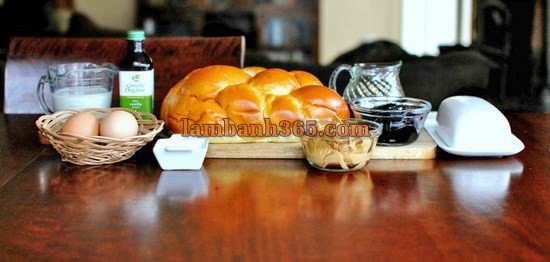 Cách làm bánh mỳ nhân bơ và mứt giòn ngon