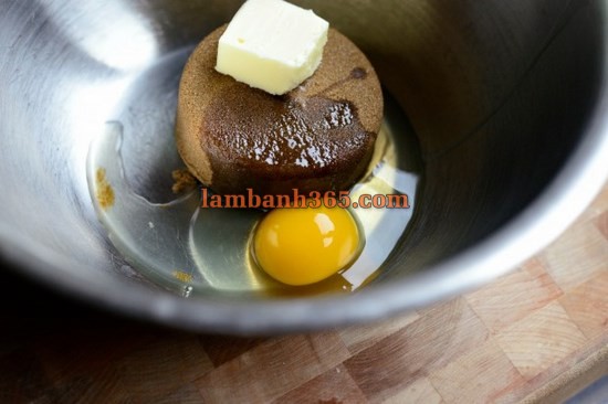 Cách làm bánh mỳ quả óc chó và chà là