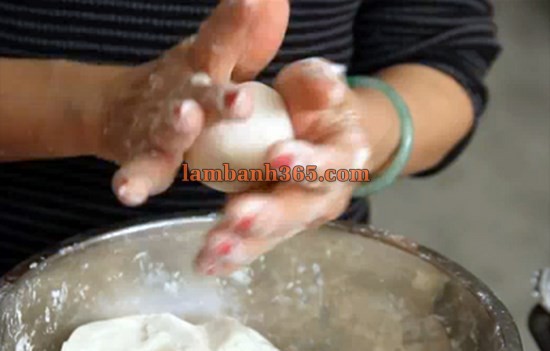 Cách làm bánh rán nhân đậu xanh ngon mê ly