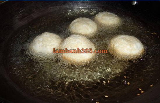 Cách làm bánh rán nhân thịt siêu hấp dẫn