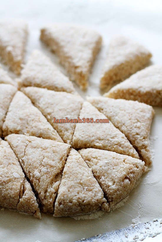 Cách làm bánh scones chanh dừa mới lạ