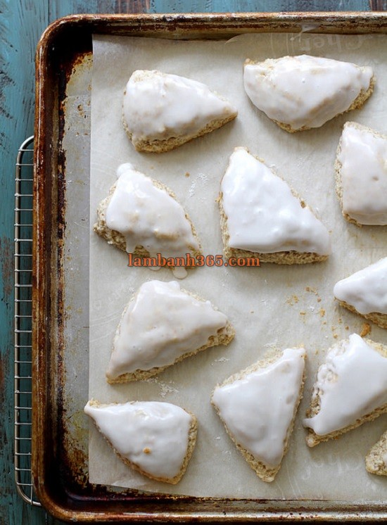 Cách làm bánh scones chanh dừa mới lạ